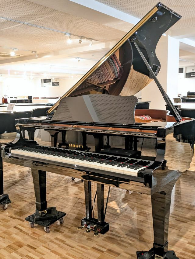 グランドピアノYAMAHA C3L 安くなった！税込み