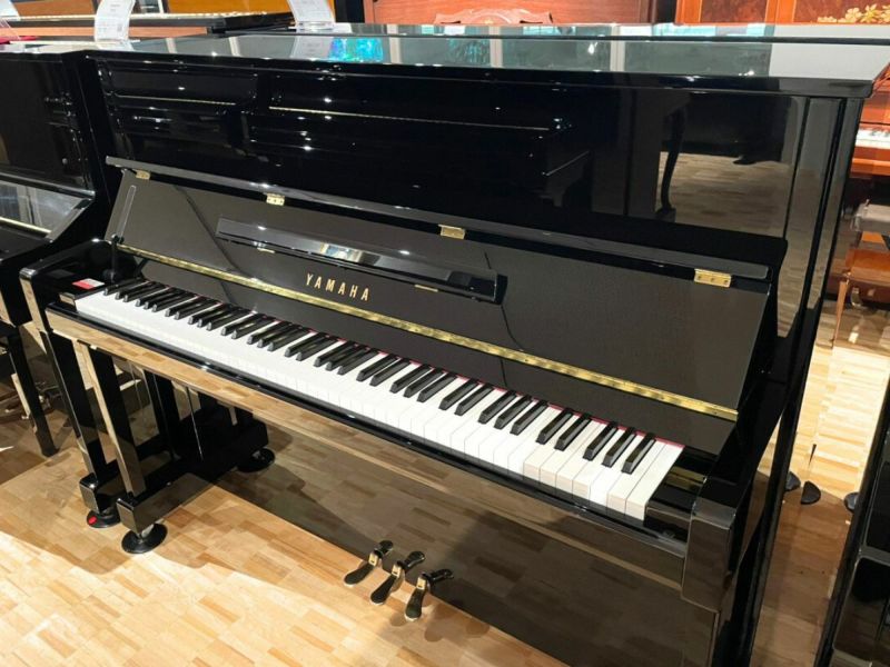 中古ピアノ　YAMAHA（ヤマハ）b121　本体