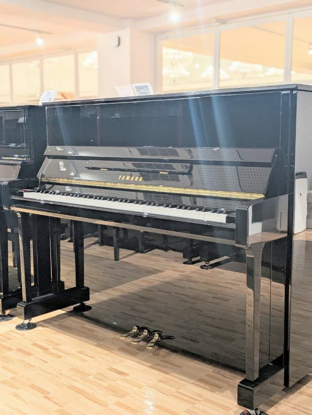 中古ピアノ　YAMAHA（ヤマハ）b121　本体