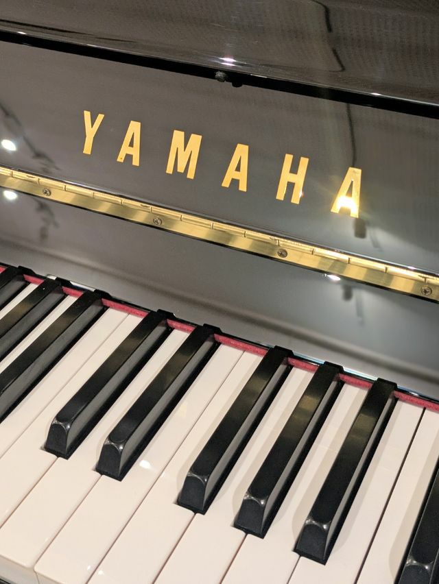 中古ピアノ　YAMAHA（ヤマハ）b121　鍵盤