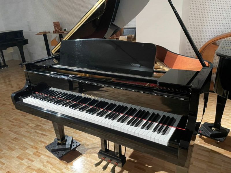 中古グランドピアノ　KAWAI（カワイ）GM10LE　本体