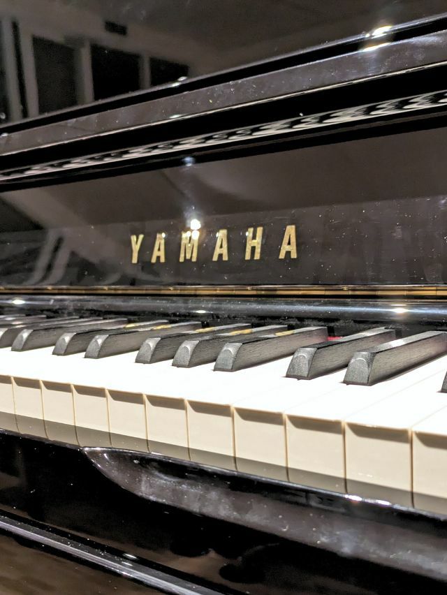 中古ピアノ　YAMAHA（ヤマハ）YU50　鍵盤