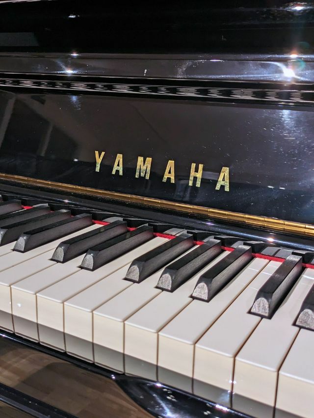 中古ピアノ　YAMAHA（ヤマハ）YU50　鍵盤