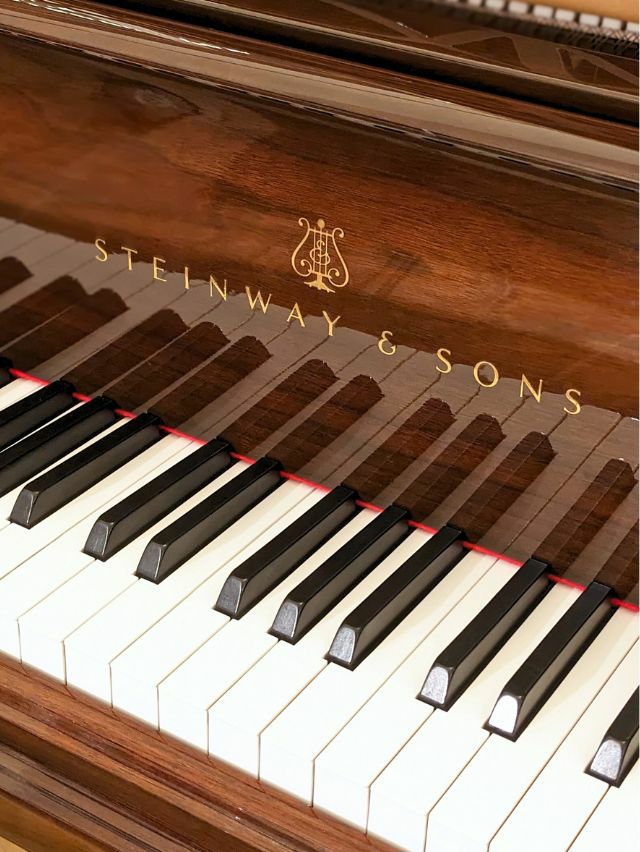 自動演奏機能付　中古スタインウェイ (STEINWAY＆SONS）M170 チッペンデール