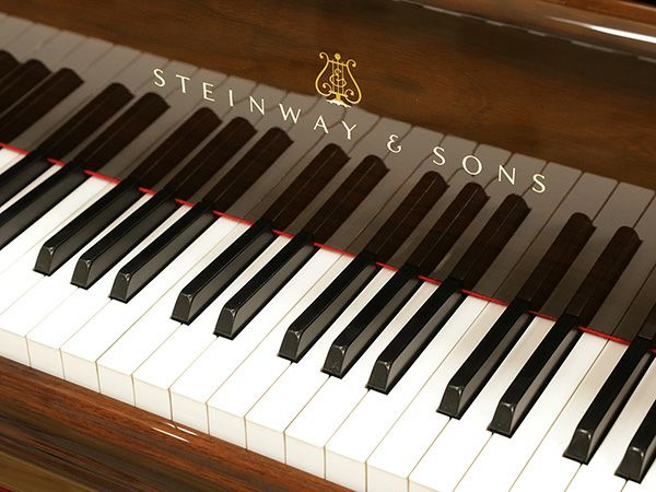 自動演奏機能付　中古スタインウェイ (STEINWAY＆SONS）M170 チッペンデール　鍵盤