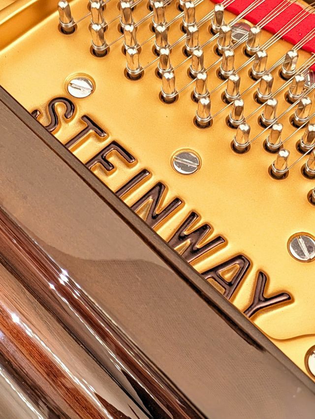 自動演奏機能付　中古スタインウェイ (STEINWAY＆SONS）M170 チッペンデール　響板