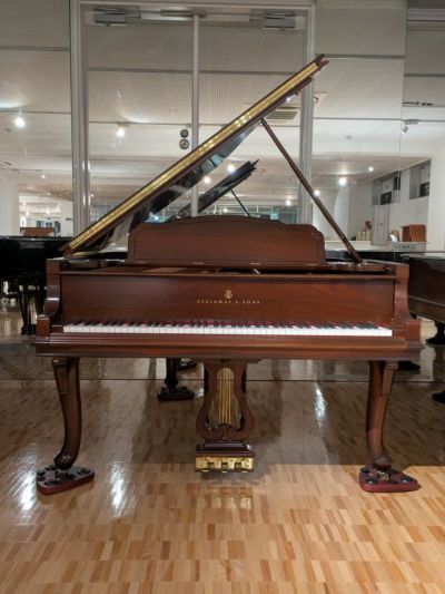 STEINWAY＆SONS（スタインウェイ＆サンズ） Model.L_Queen_Ann（クィーン・アン） 中古スタインウェイ 古典的なデザインの中に優美さを兼ね備えた美しい1台