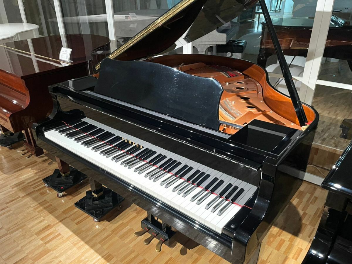 【強い雪】ヤマハ最小の奥行149cm　ヤマハコンパクトグランドピアノA1L（日本製）　～ヤマハリニューアルピアノ グランドピアノ