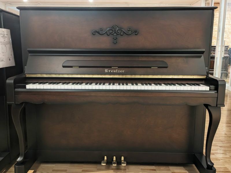  中古ピアノ　KREUTZER（クロイツェル）KE603　本体