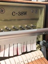 中古ピアノ　KAWAI（カワイ）C38W　機種