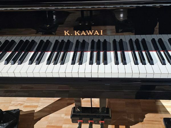 中古グランドピアノ　KAWAI（カワイ）NX40　鍵盤