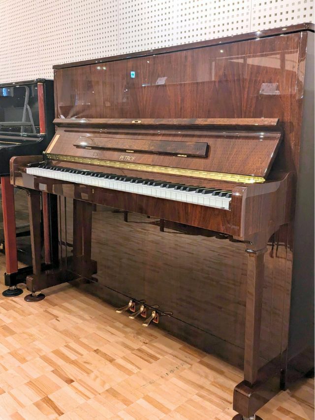 中古ピアノ PETROF（ペトロフ）P125F1 1864年創業のチェコの老舗  