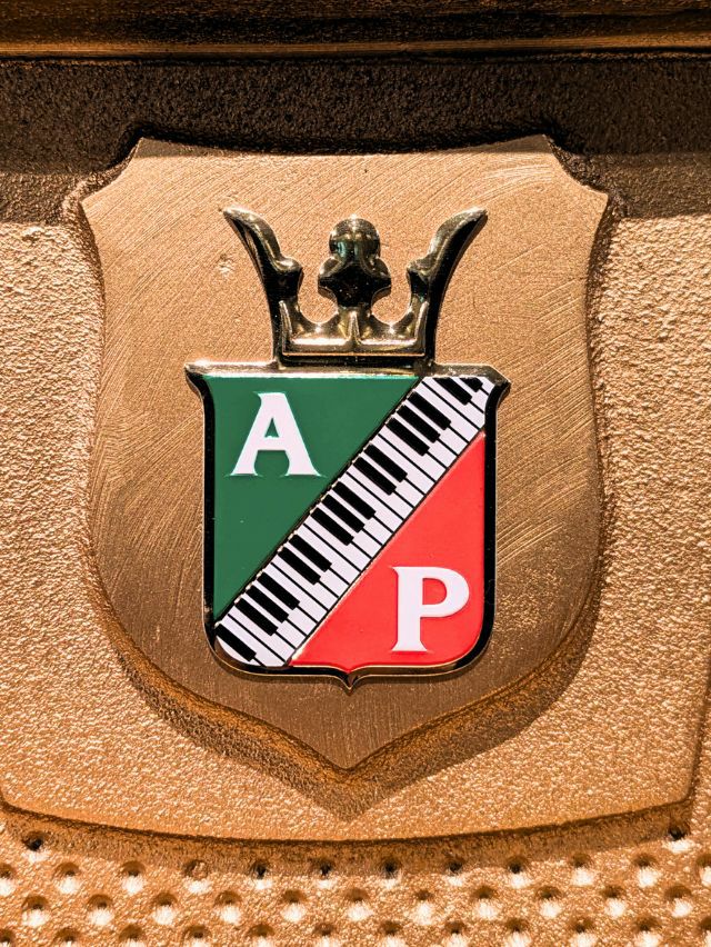 PETROF（ペトロフ） P125F1 中古ピアノ 1864年創業のチェコの老舗