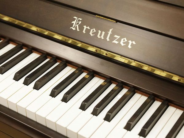 中古ピアノ　KREUTZER（クロイツェル）KE803　鍵盤