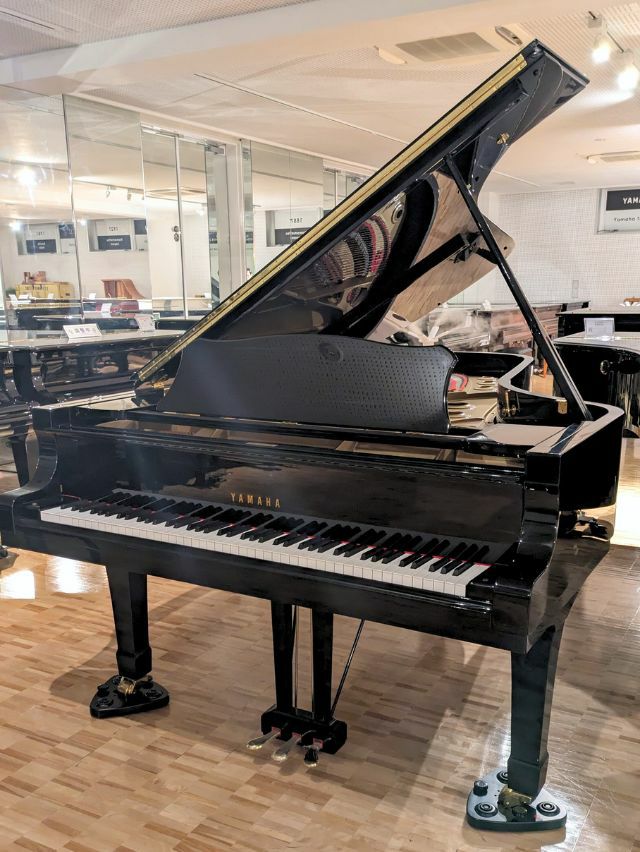 中古グランドピアノ YAMAHA（ヤマハ）CS2 奥行250cm！セミコンサート  