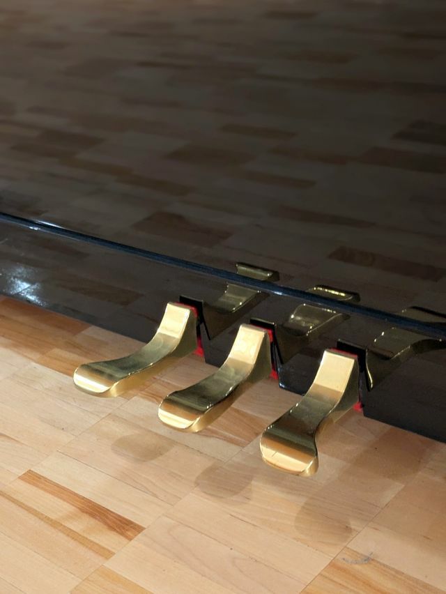 ESSEX（エセックス） EUP123S 中古ピアノ インテリア性も兼ねそろえた