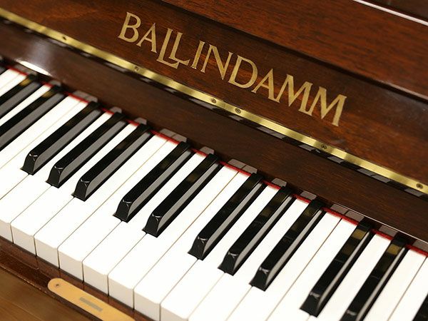中古アップライトピアノ　BALLINDAMM（バリンダム）B130 IMPERIAL　鍵盤