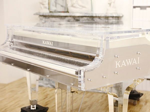KAWAI（カワイ）CR40A　クリスタルピアノ　外観