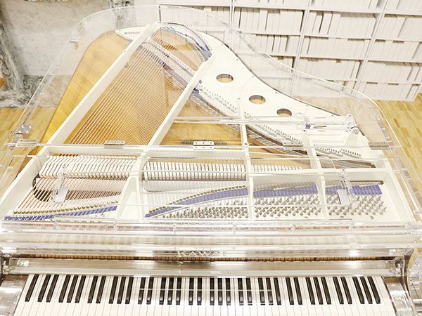 KAWAI（カワイ）CR40A　クリスタルピアノ　クリアな屋根