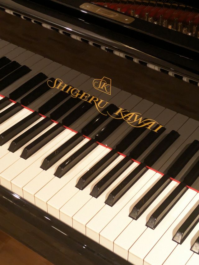 中古グランドピアノ　KAWAI（カワイ）SK5　鍵盤