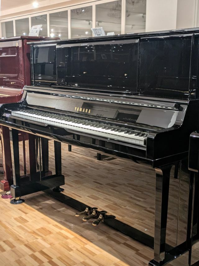 中古ピアノ　YAMAHA（ヤマハ）UX10A　本体