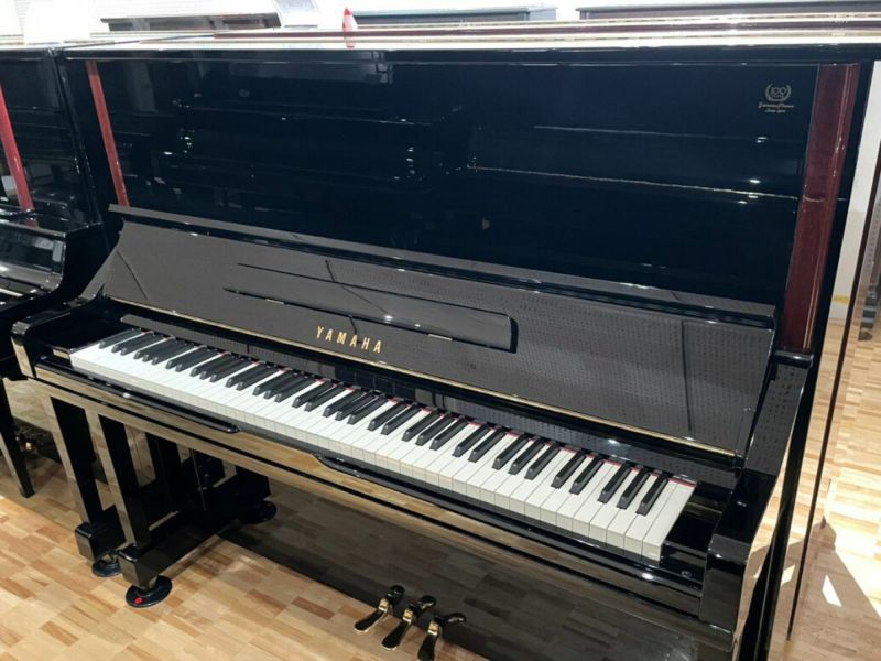 ヤマハ現行モデル　b113 アップライトピアノ