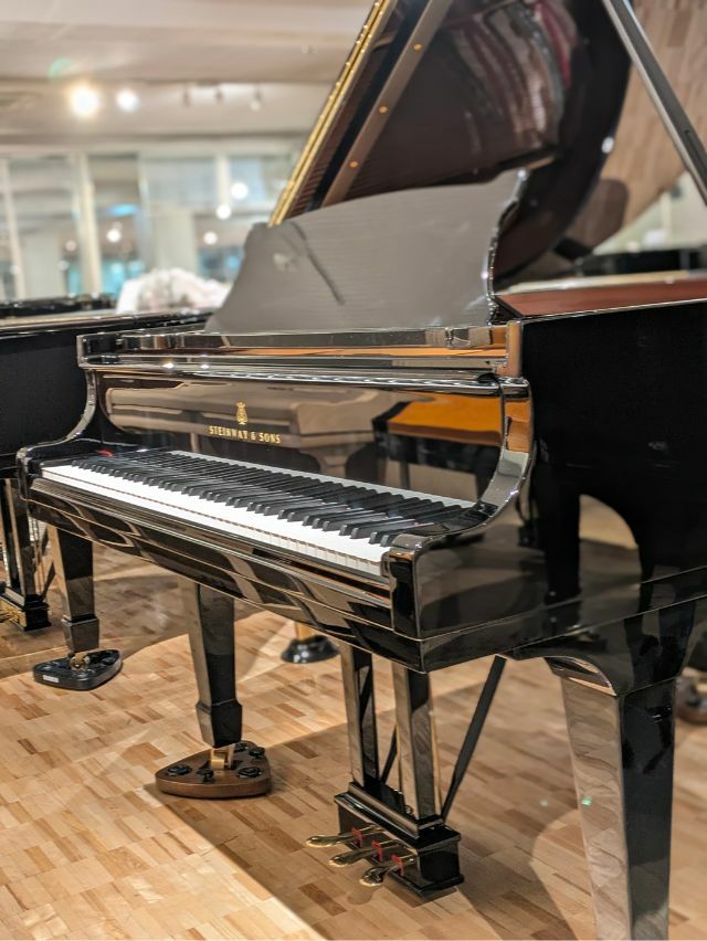 中古スタインウェイ　STEINWAY&SONS（スタインウェイ＆サンズ）S155　1948年・ニューヨーク製　本体