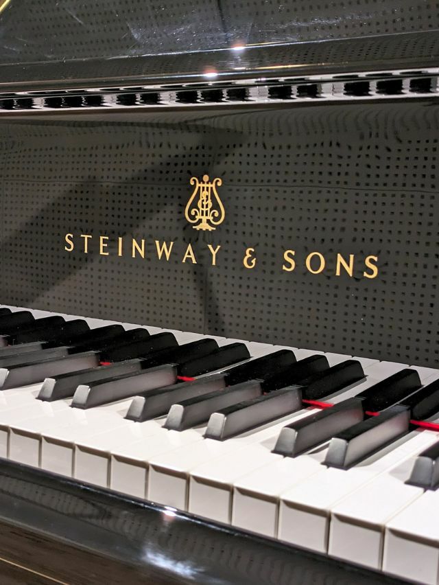 中古スタインウェイ　STEINWAY&SONS（スタインウェイ＆サンズ）S155　ニューヨーク・1955年製　鍵盤