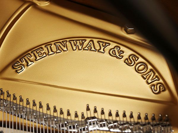 中古スタインウェイ　STEINWAY&SONS（スタインウェイ＆サンズ）S155　ニューヨーク・1955年製　フレームロゴ