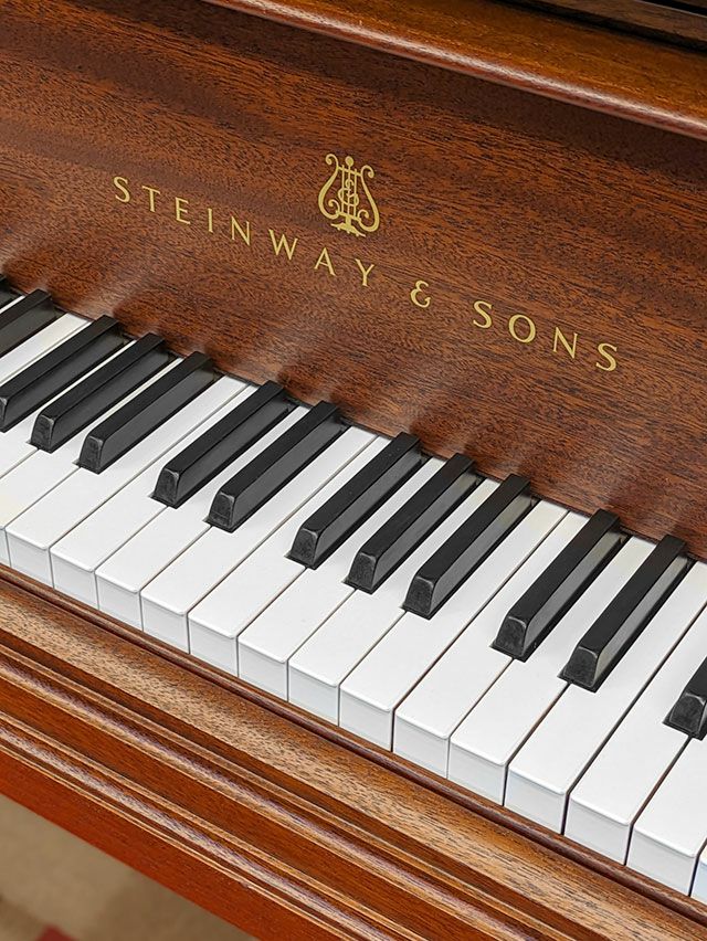 STEINWAY&SONS（スタインウェイ＆サンズ）M170_6本脚