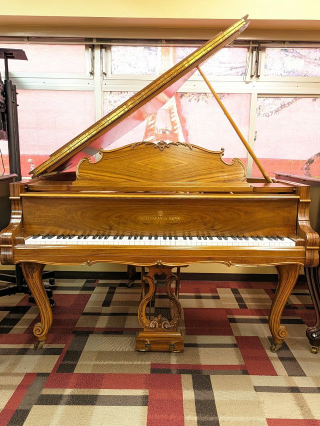 STEINWAY&SONS（スタインウェイ＆サンズ）M170 LouisXV_本体