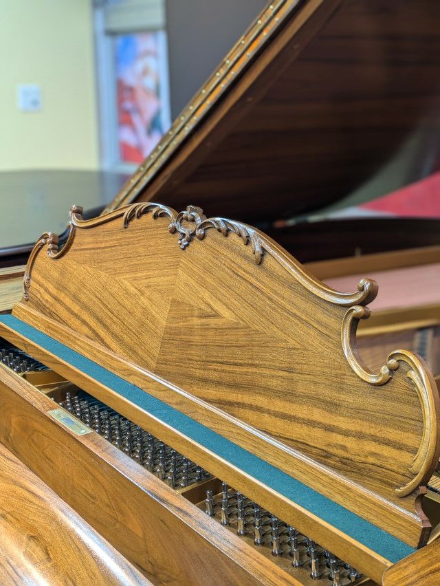 STEINWAY&SONS（スタインウェイ＆サンズ）M170 LouisXV_飾り２