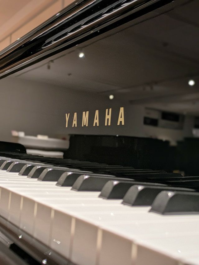中古グランドピアノ　YAMAHA（ヤマハ）C2L　鍵盤