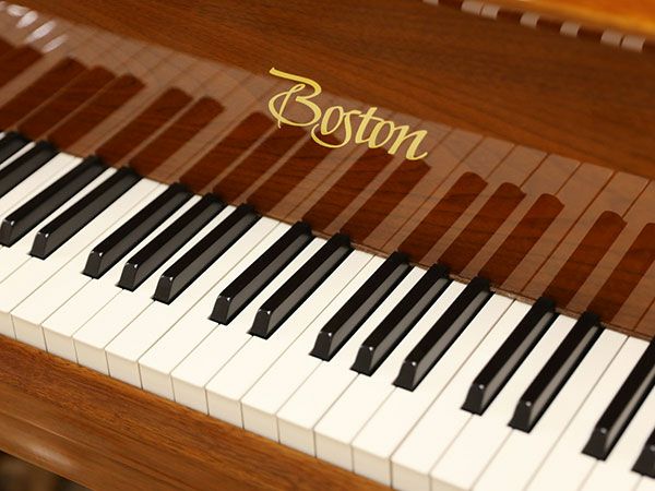 中古グランドピアノ　BOSTON（ボストン）GP163II ウォルナット　 鍵盤