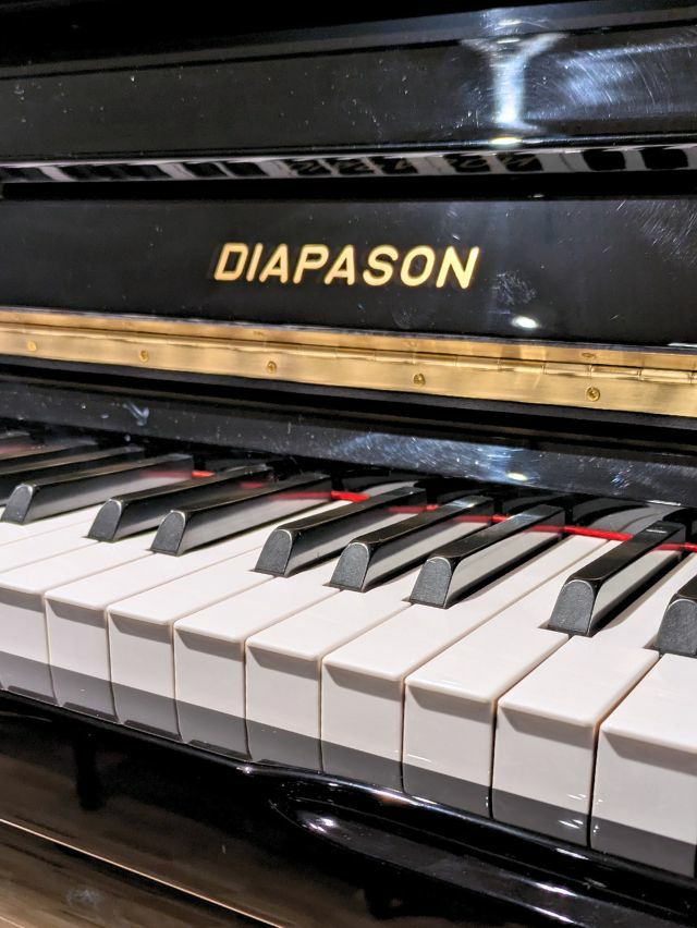 中古ピアノ　DIAPASON（ディアパソン）D40BC　鍵盤