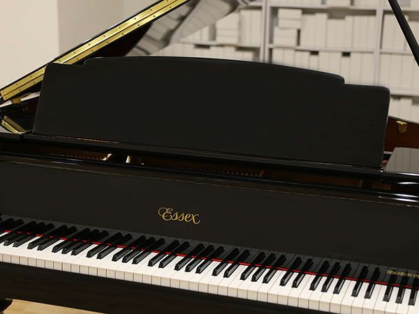 中古グランドピアノ　ESSEX（エセックス）EGP155E　譜面台