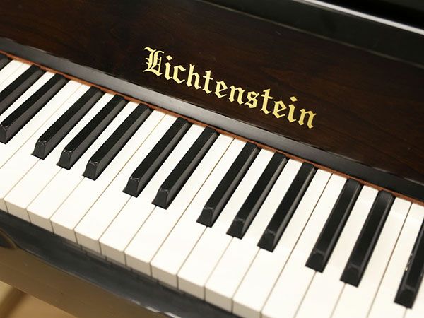 中古ピアノ　LICHTENSTEIN（リヒテンスタイン）KS605　鍵盤