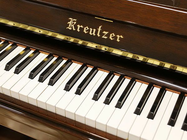 中古ピアノ　KREUTZER（クロイツェル）MK500　鍵盤