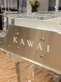 中古グランドピアノ　KAWAI（カワイ）CR40A　側
