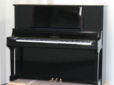 中古ピアノ　YAMAHA（ヤマハ）UX300　本体