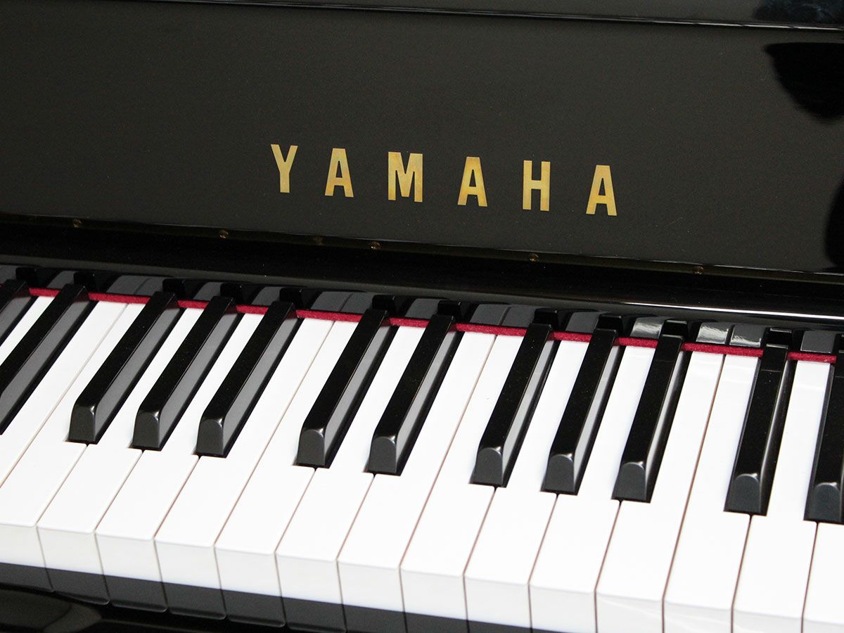 中古ピアノ　YAMAHA（ヤマハ）UX300　鍵盤