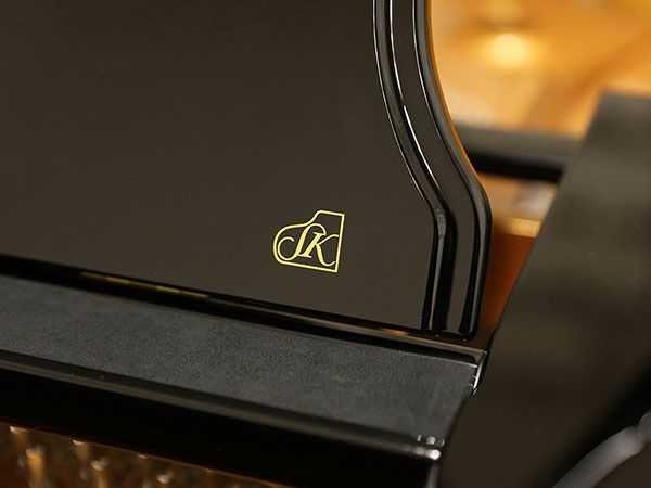 中古グランドピアノ　KAWAI（カワイ）SK2LN　譜面台ロゴ