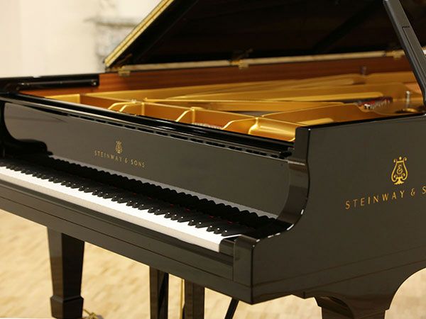 中古スタインウェイ　STEINWAY&SONS（スタインウェイ＆サンズ）D274　2008年製　正面