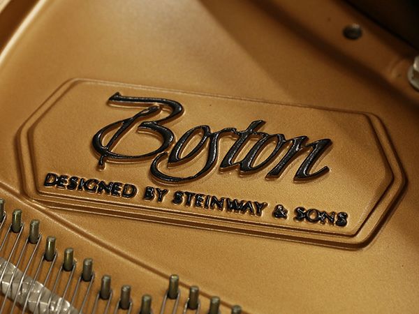 中古グランドピアノ　BOSTON（ボストン）GP178PE　フレームロゴ