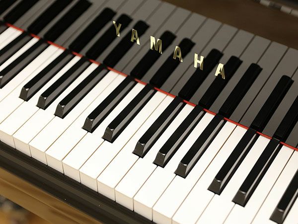 中古グランドピアノ　YAMAHA（ヤマハ）GB1K　鍵盤