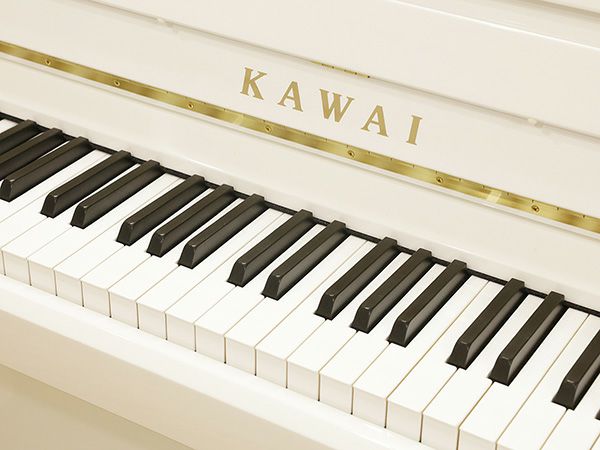 中古ピアノ　KAWAI（カワイ）K200ホワイト　鍵盤