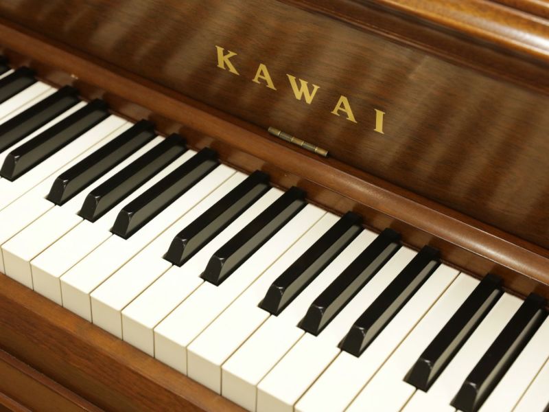 新品ピアノ　KAWAI(カワイ）C-880F 鍵盤