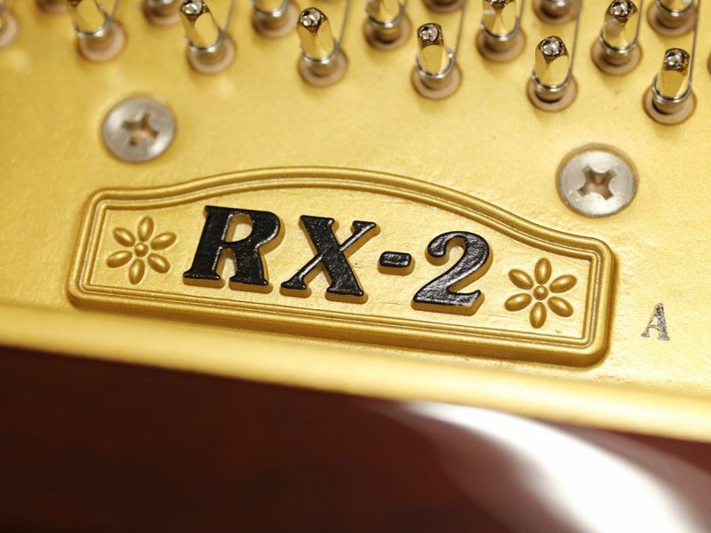 中古グランドピアノ　KAWAI（カワイ）RX2AF　フレームロゴ