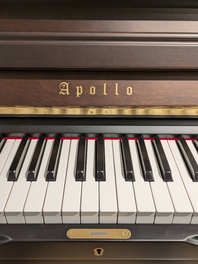 APOLLO（アポロ） MU700 中古ピアノ 東洋ピアノの木目調・猫脚ピアノ