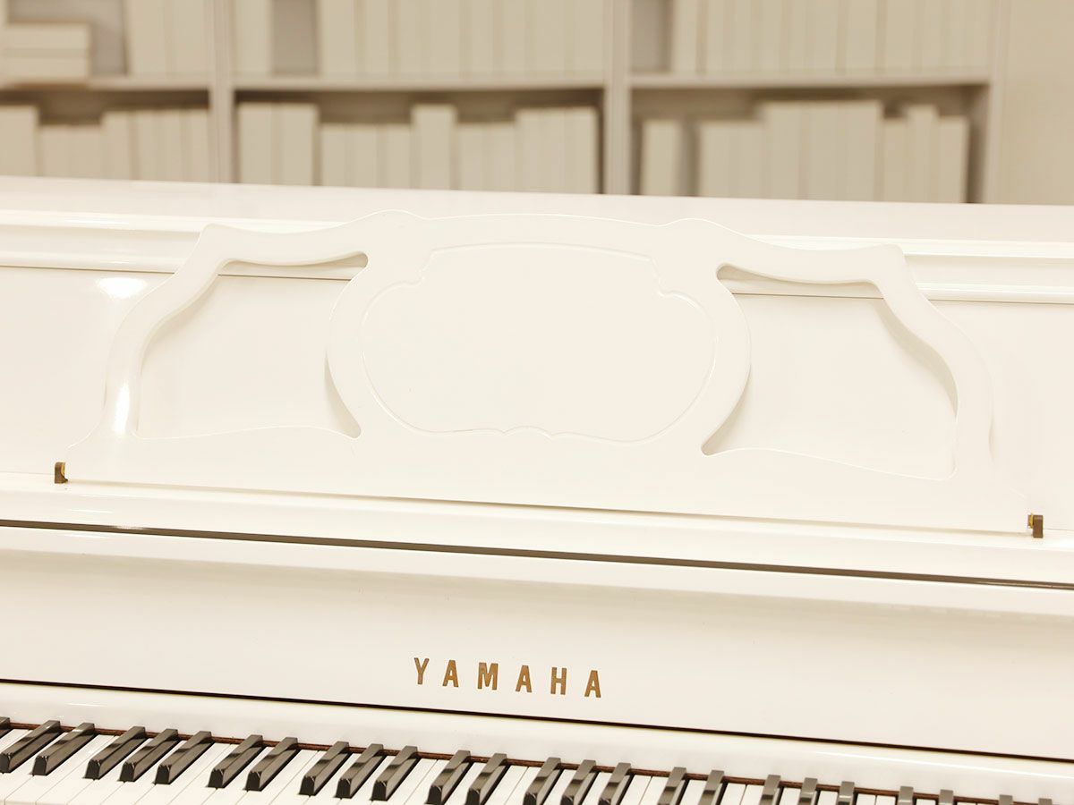 中古ピアノ　YAMAHA（ヤマハ）YF101Wホワイト塗装　譜面台